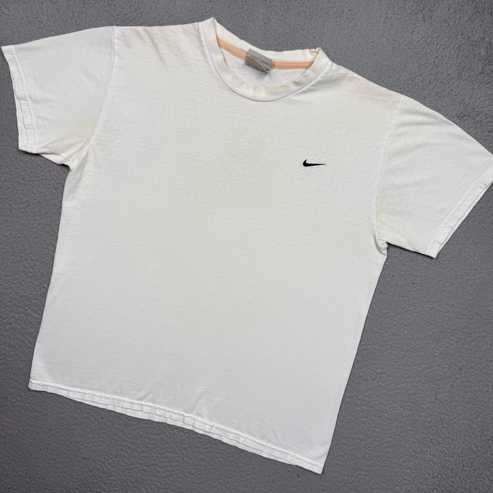 Vintage Y2K Nike Essential T-shirt